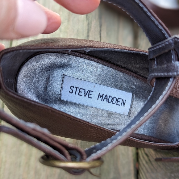 STEVE MADDEN MARY JANE, BROWN STRAPPY HEELS. - Picture 2 of 10